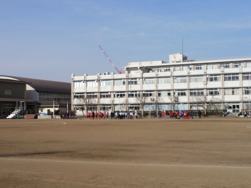県立三郷高校グラウンド2013年1月13日